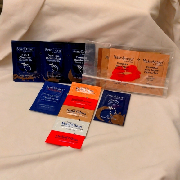 Senegence Sample Packs - Picture 1 of 5